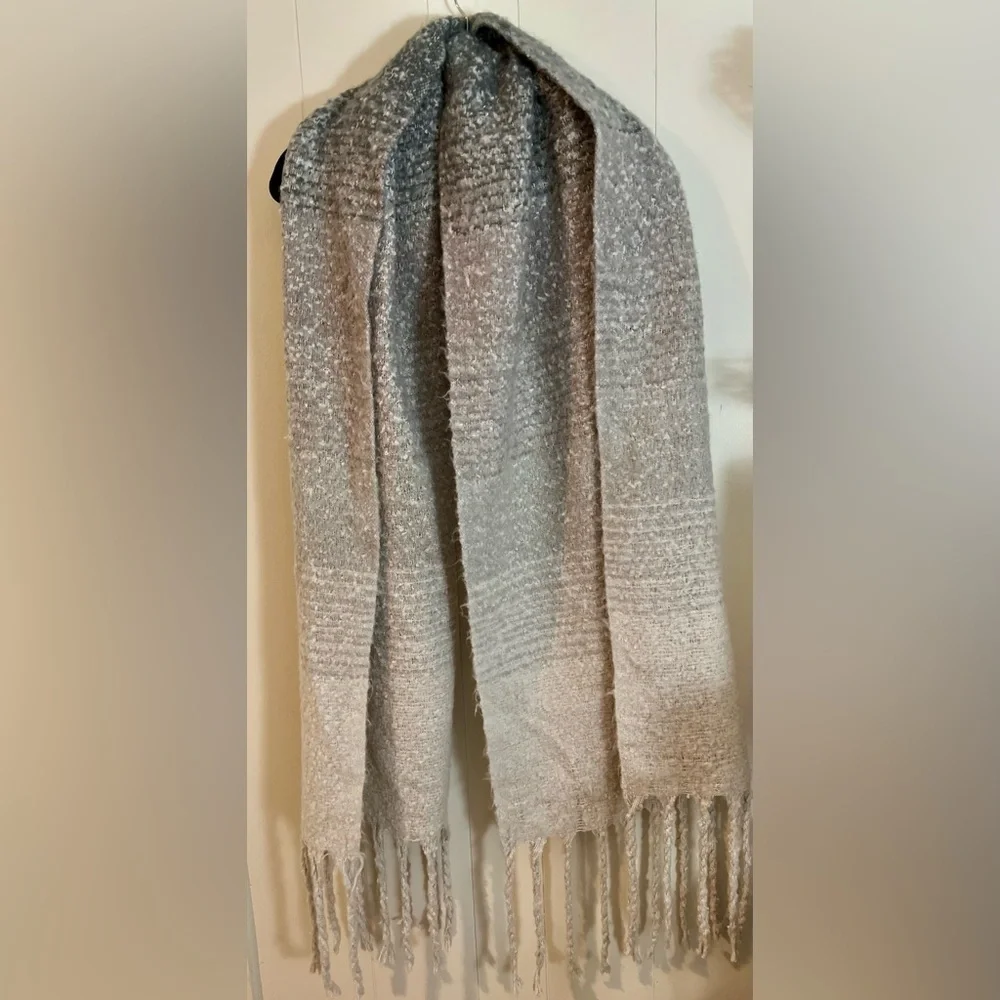Mer Sea Gray and White Ombré Scarf